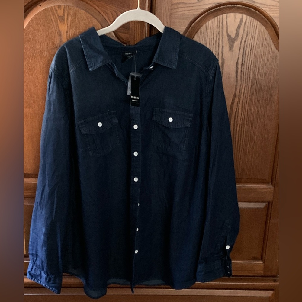 Torrid Denim Tencel Button-Down Shirt – Size 1 (NWT)